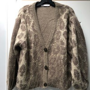 Cozy, deep V-Neck Zara Cardigan. Size M.